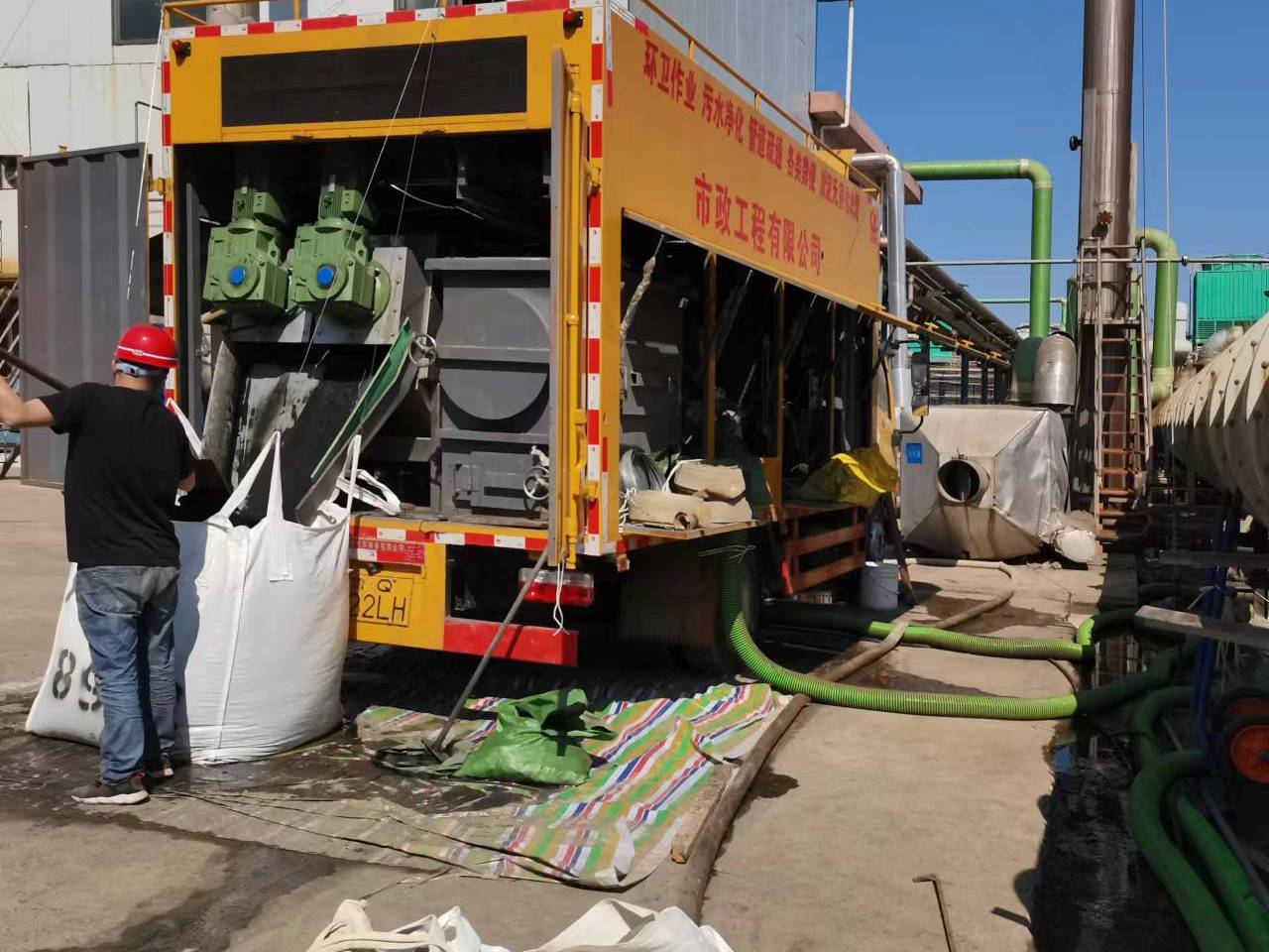 八步淤泥压干处理